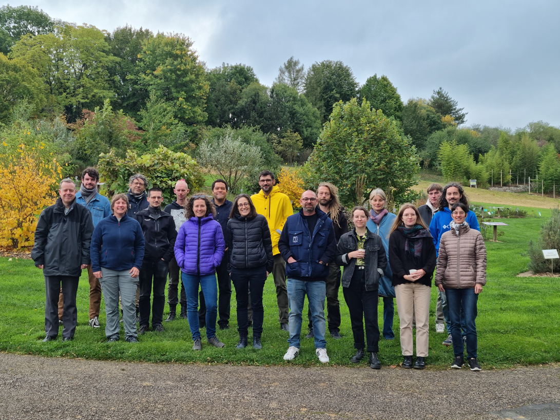 Les participants réunis aux Jardins botaniques du Grand Nancy et de l’Université de Lorraine lors du 2ᵉ Atelier de Définition Botalista, organisé les 3 et 4 octobre 2024